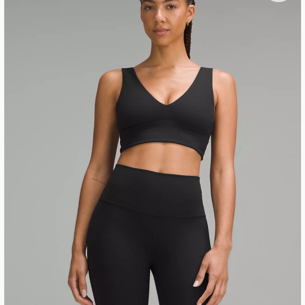 NWT lululemon AligN V-Neck Bra Light Support, C/D Cup